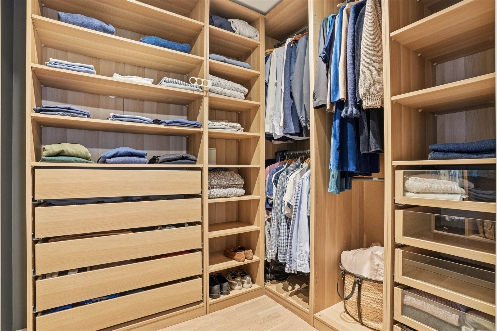 Her er det god plass til oppbevaring. Galleribilde