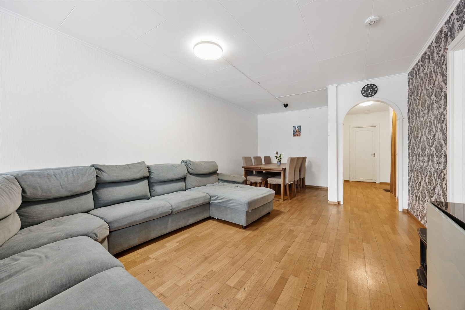 I tilknytning til stuen er det en naturlig plass for spisebord. Galleribilde