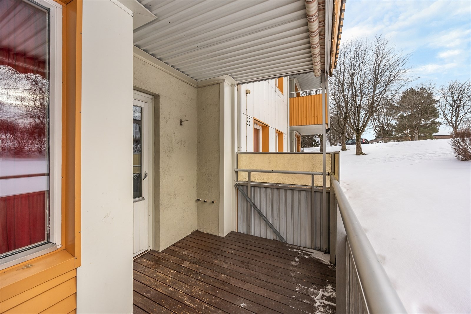 Fra stuen er det utgang til en hyggelig balkong på 7 m². Galleribilde