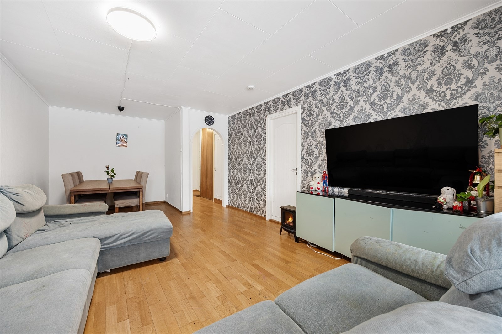 Oppvarming med radiatorer og varmtvann er inkludert i felleskostnadene. Galleribilde