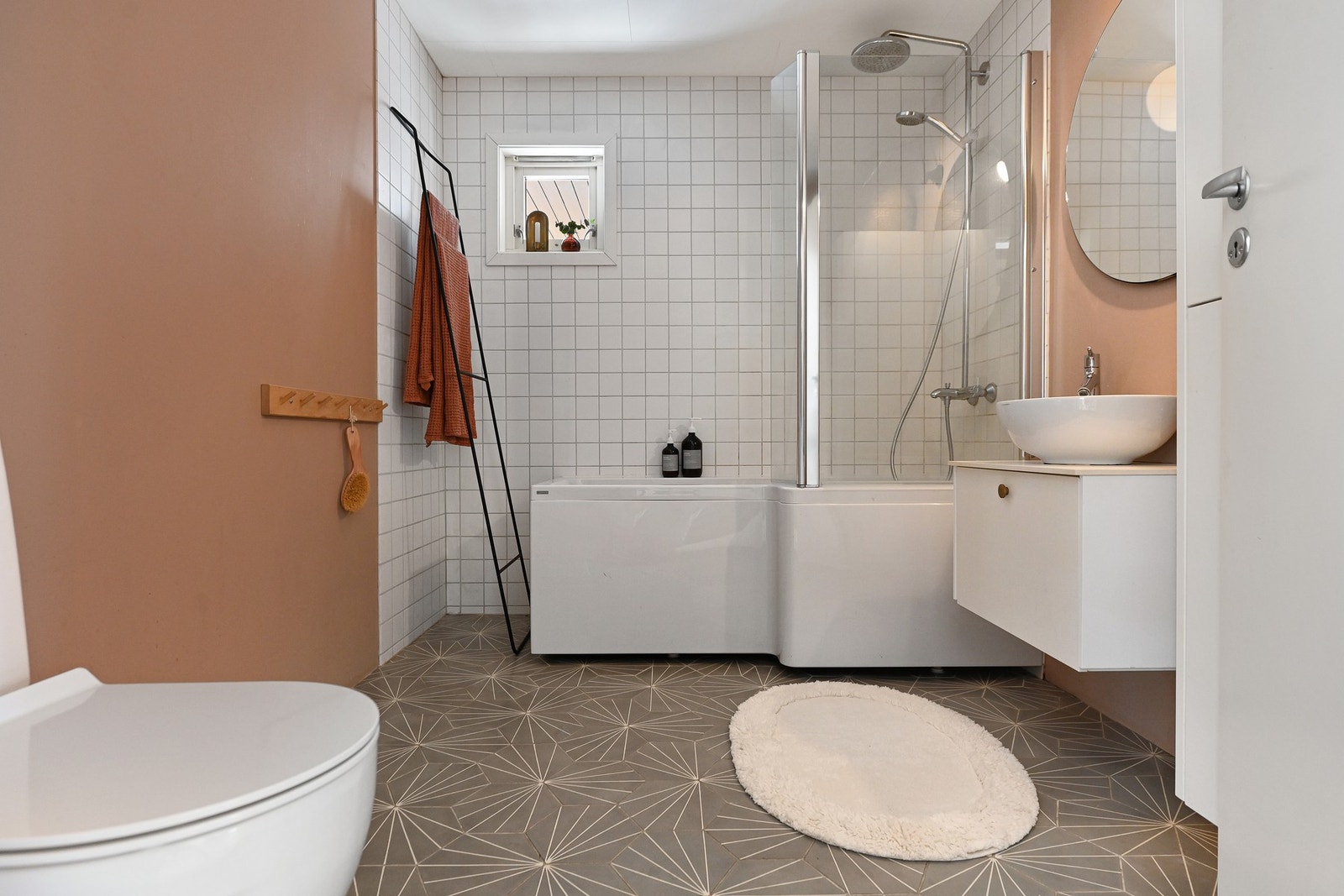 Badet i 1. etasje er oppusset i 2018. Galleribilde