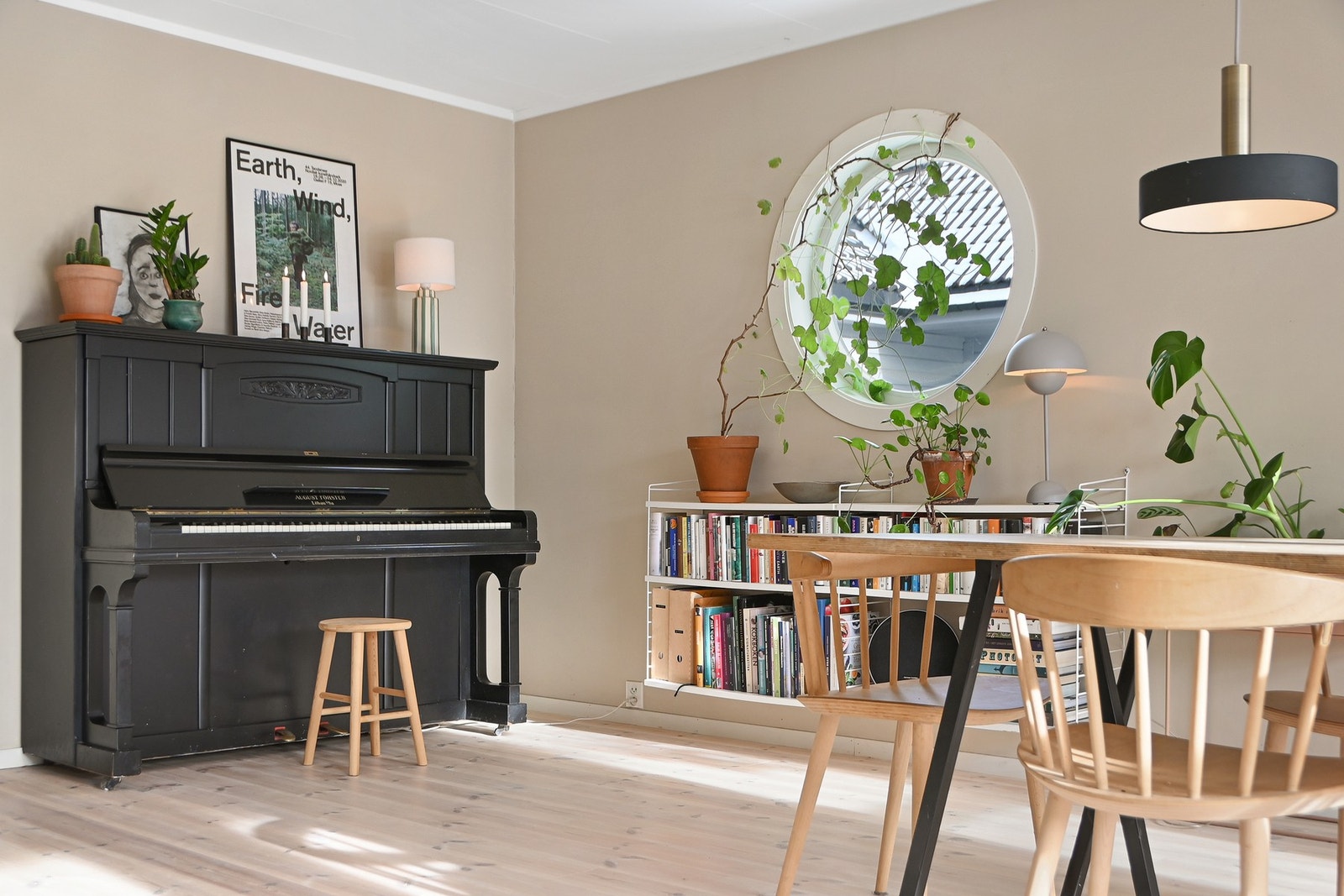 Boligen er betydelig oppgradert og påkostet av nåværende. Galleribilde