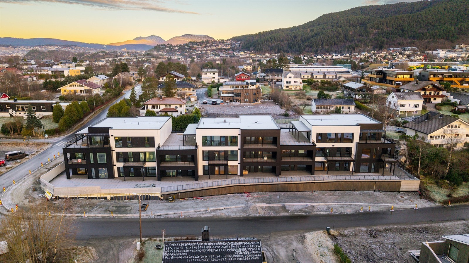 Oversiktsbilde av boligkomplekset med sentral beliggenhet på Vegsundet. Galleribilde