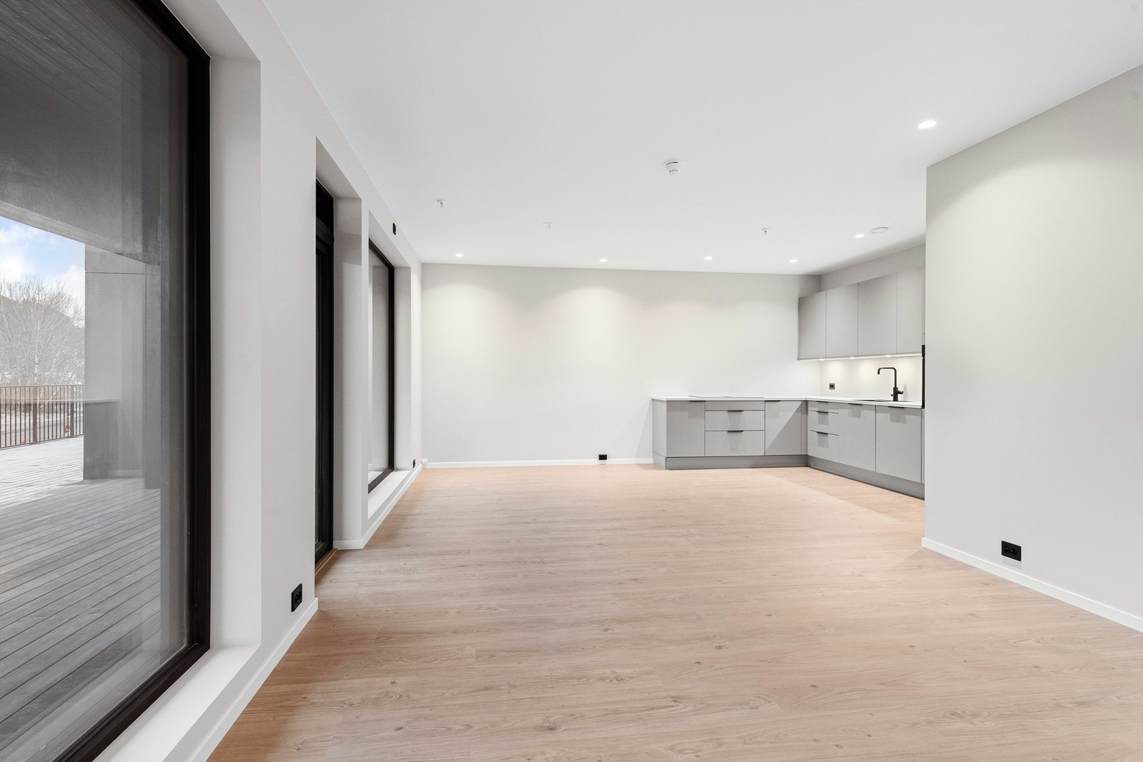 Stue og kjøkken. Galleribilde