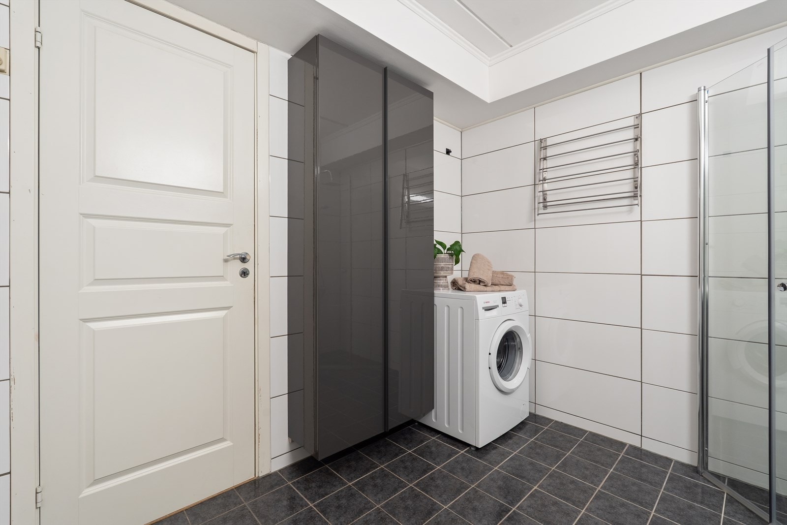 Her er det også opplegg for vaskemaskin, som gjør hverdagen enklere. Galleribilde