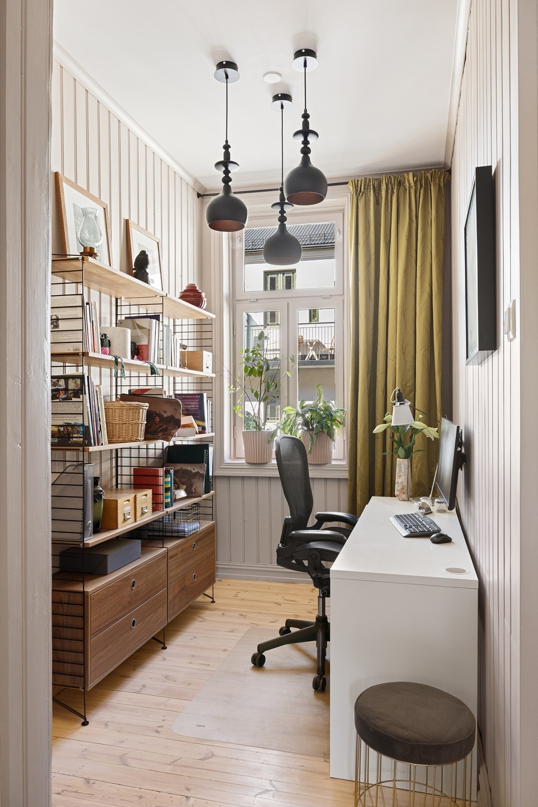 Dette rommet er i dag innredet som kontor, men kan enkelt gjøres om til et soverom. Galleribilde