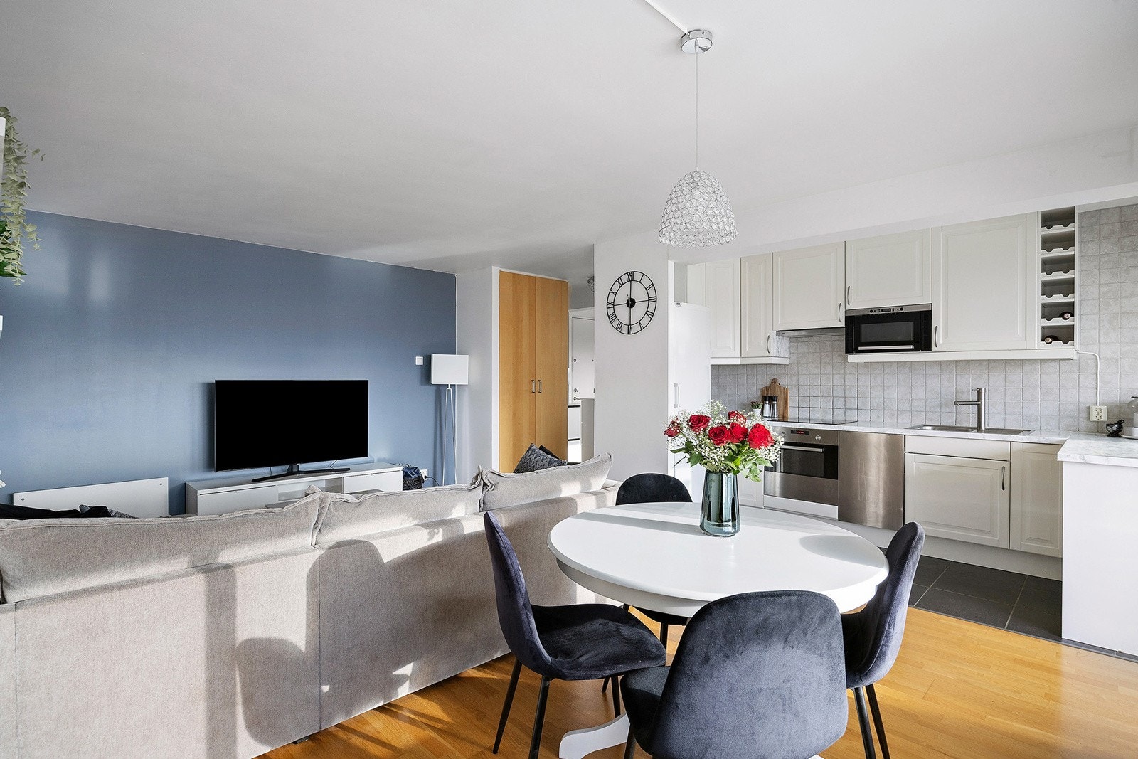 God plass til spisebord. Galleribilde