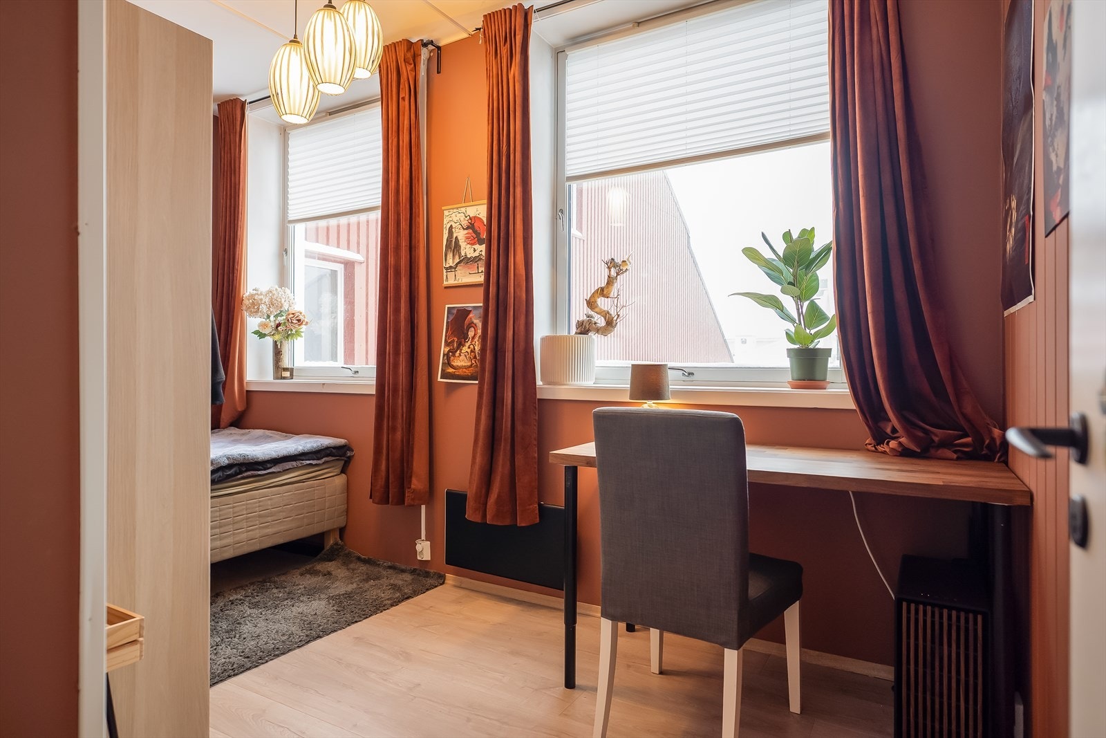 Her har du også godt med plass til å innrede etter ønske, noe som gir rommet flere bruksmuligheter. Galleribilde