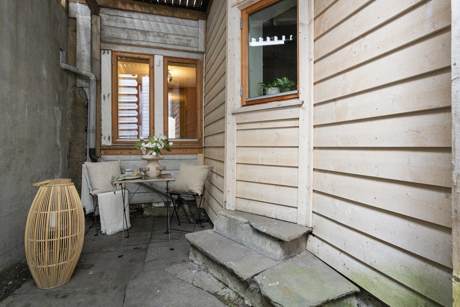 Bakgård. Galleribilde