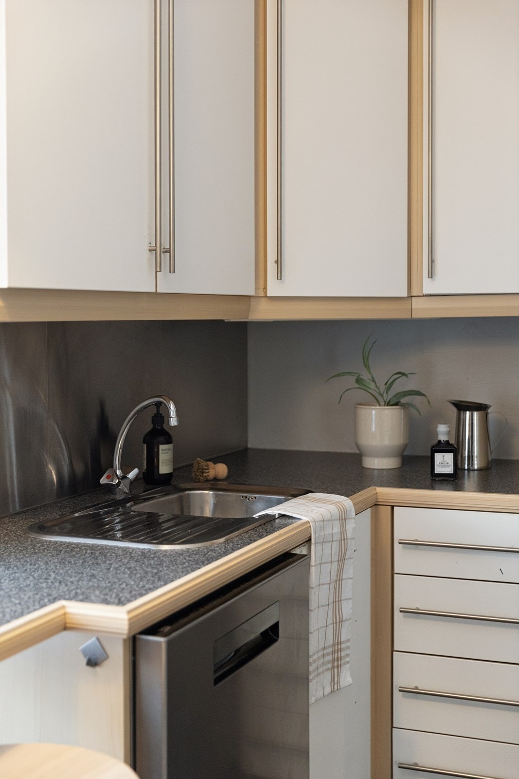 Hvitevarer følger med leiligheten. Galleribilde