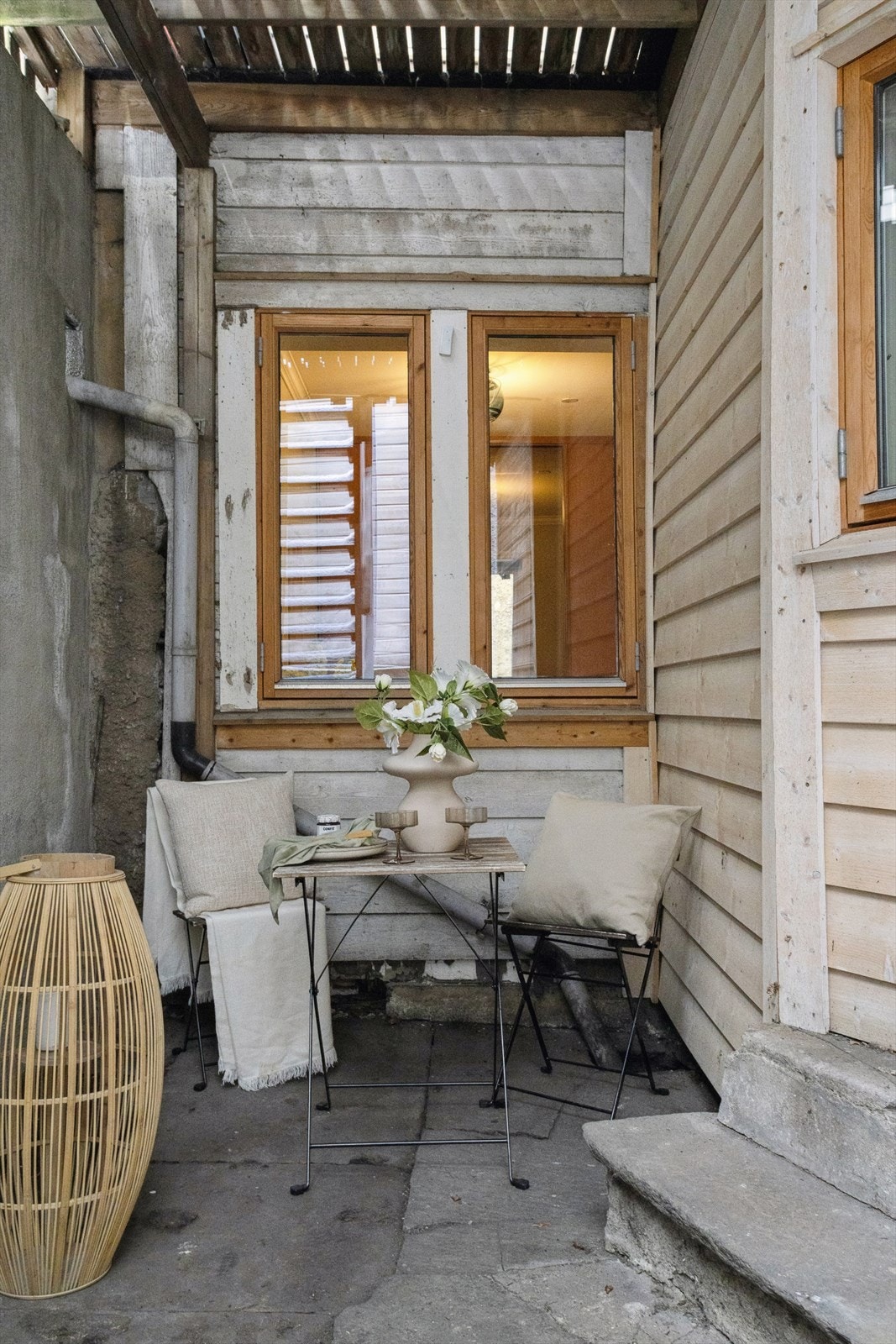 Bakgård utenfor soverommet. Galleribilde