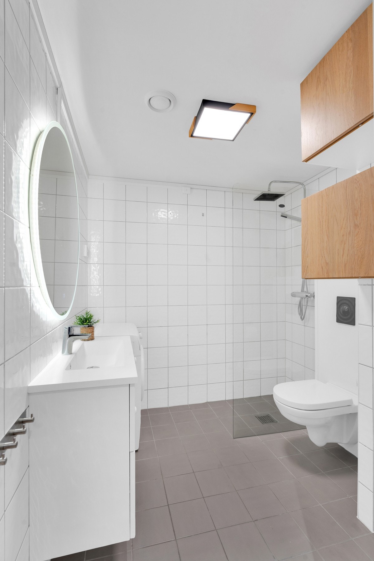 Her er det plass til liten vaskemaskin. Galleribilde