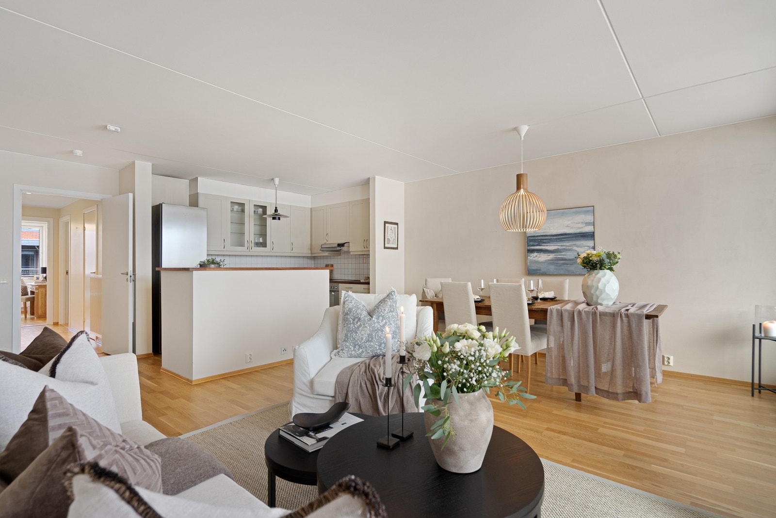 Lys og åpen stue Galleribilde