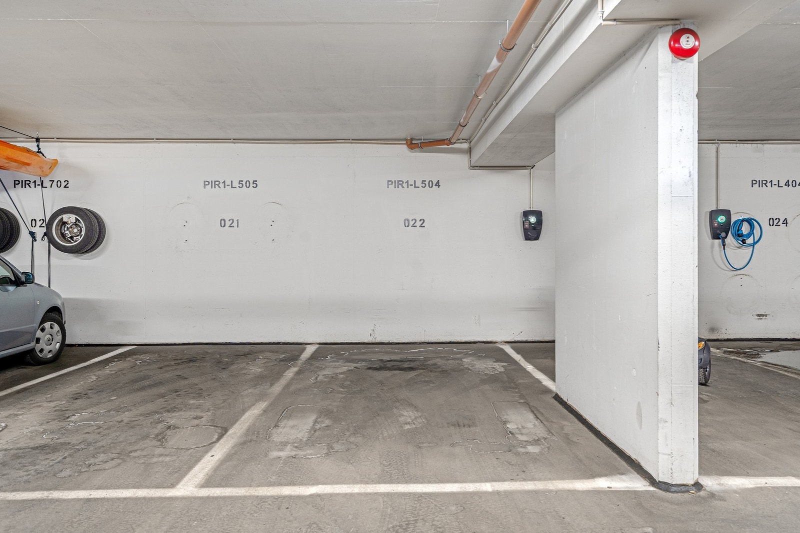 Garasjeplass med mulighet for å etablere lader Galleribilde