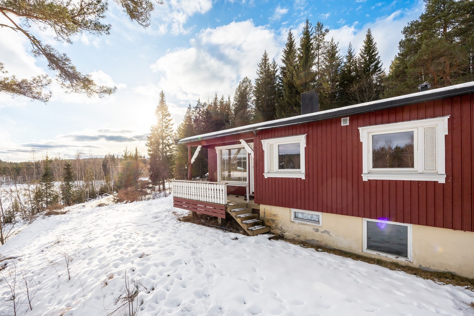 Boligen selges med medfølgende hvitevarer på kjøkkenet for en enklere innflytting. Galleribilde