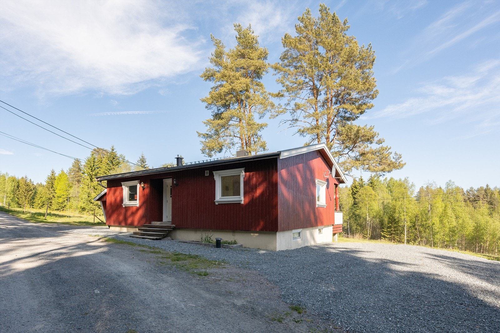 Det er mulighet for montering av ladeboks for elbil i garasjen eller på husveggen. Galleribilde
