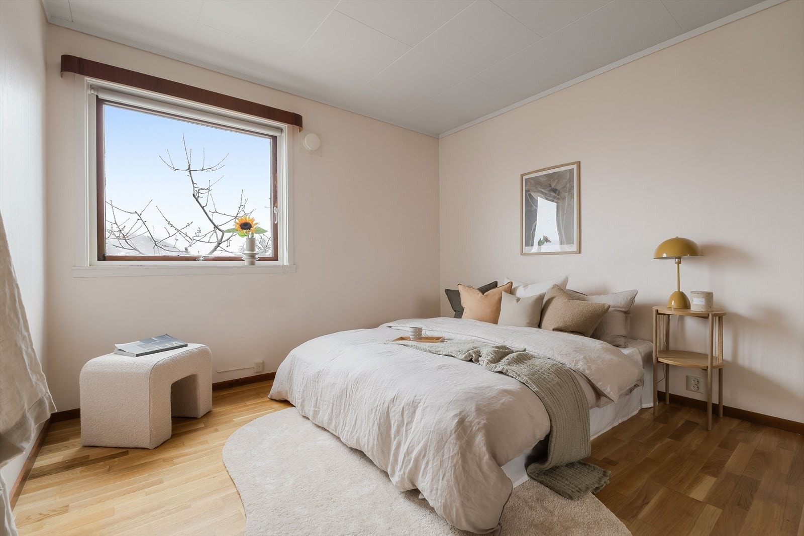 | Hovedsoverom | Soverommet er oppmålt til 12m2 Galleribilde