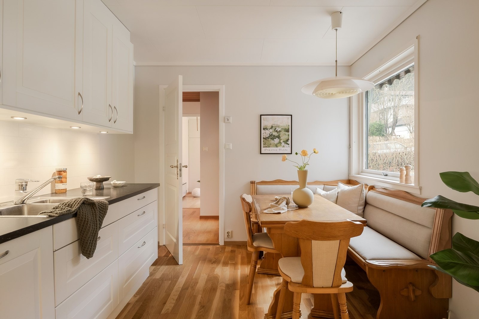 Pent og tidløst kjøkkeninnredning Galleribilde