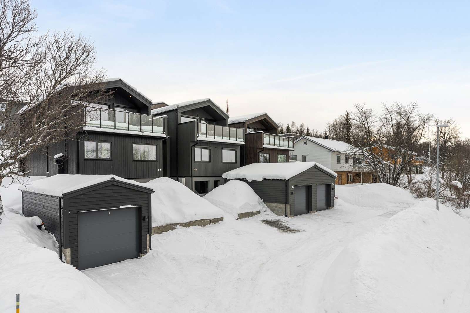 Boligen ble malt utvendig 2024.