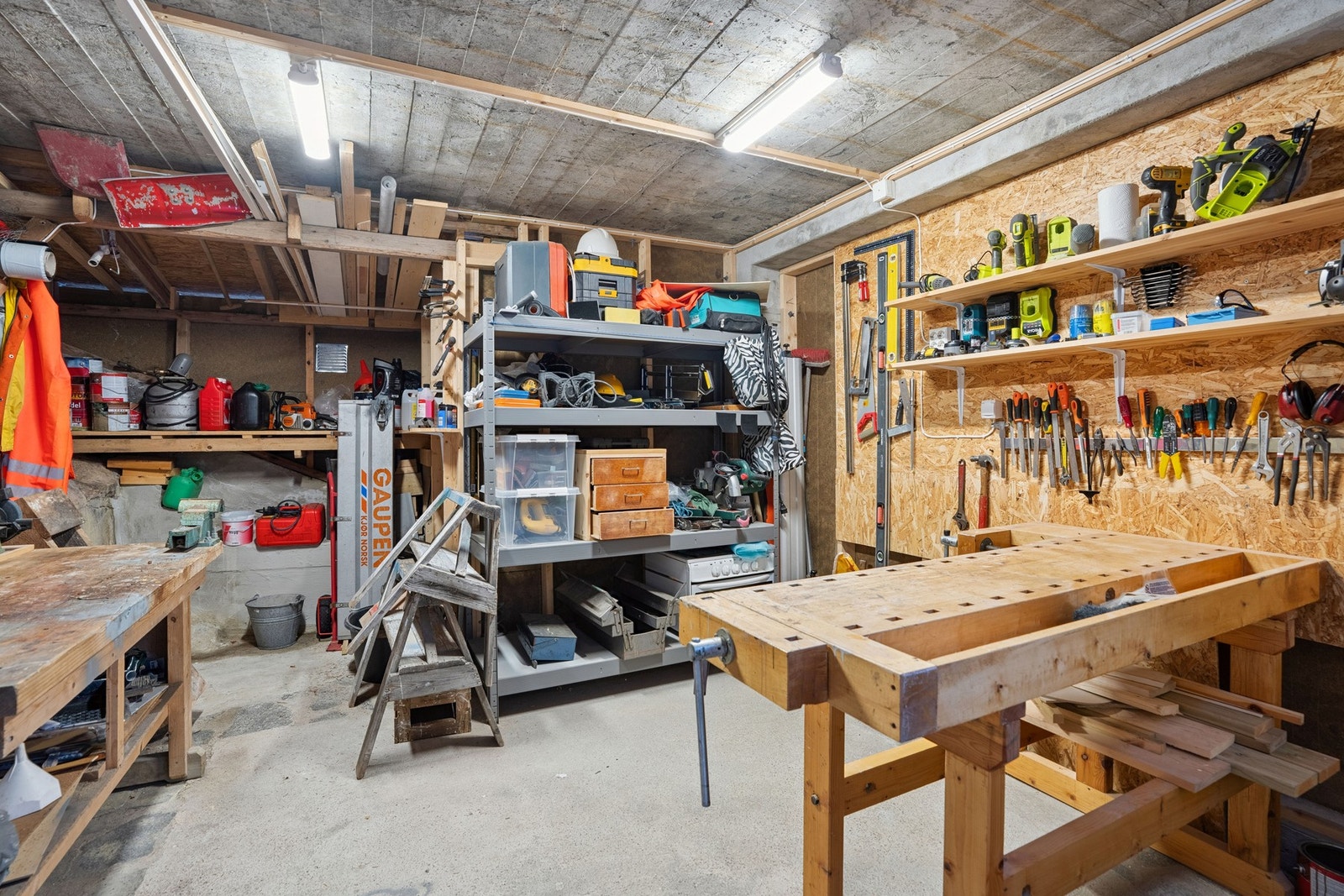 Under garasje er det redskapsbod med gode lagringsmuligheter. Galleribilde