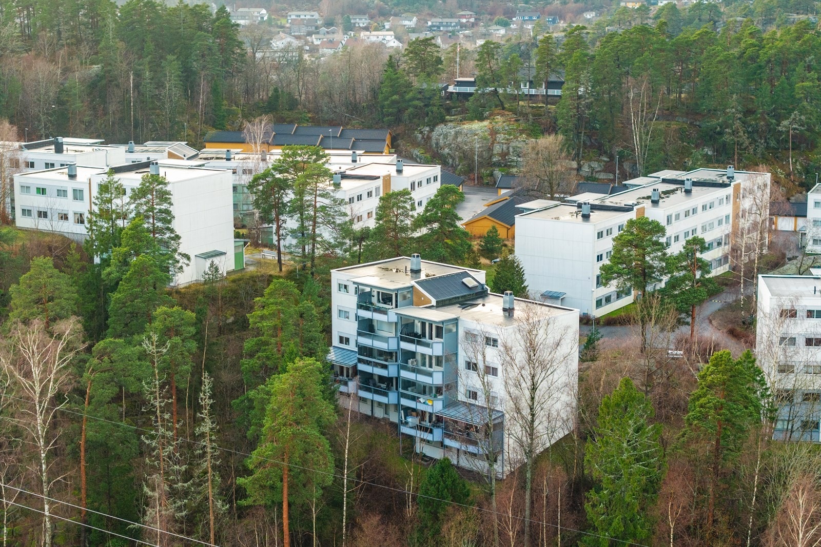 Her bor du kun ca. 2,5 km fra Sandefjord sentrum, med kort vei til alt byen har å by på, samtidig som du nyter fredelige omgivelser uten gjennomgangstrafikk. Galleribilde