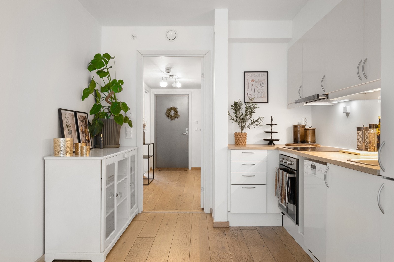 Lys og tiltalende leilighet med en praktisk planløsning Galleribilde