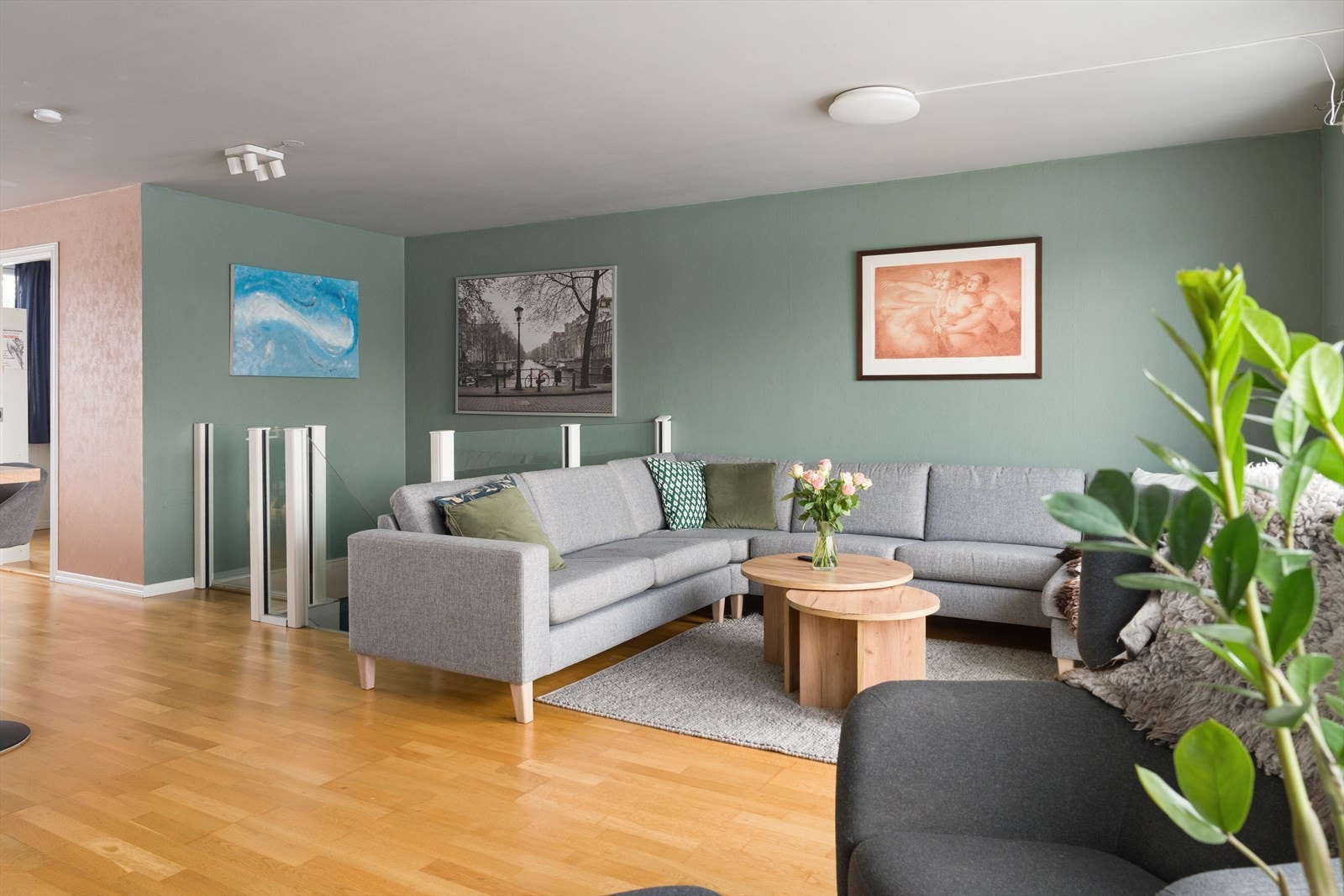 Vi beveger oss tilbake til stuen. Galleribilde