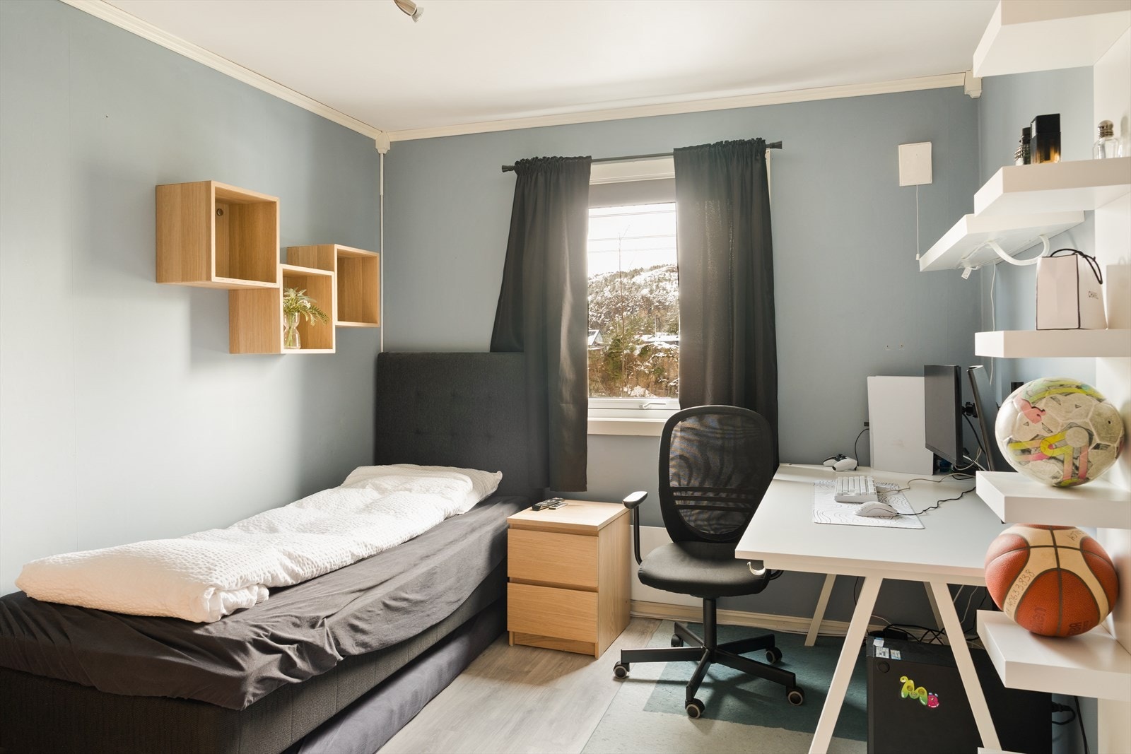 Etasjen rommer to gode soverom hvor begge er av god størrelse. Galleribilde