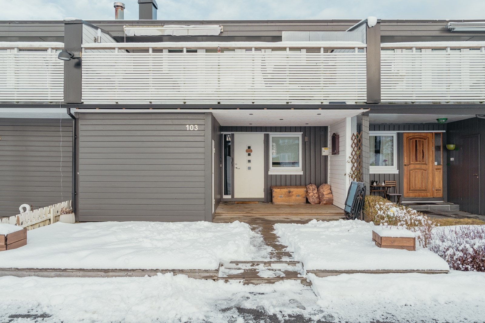 I tillegg har man uteplass nr 2 - en terrasse målt til ca. 26 kvm. Galleribilde