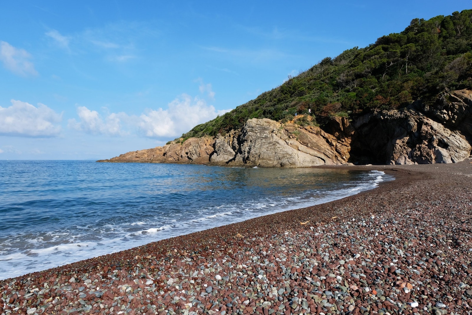 Strand ved Quercianella og boligen. Galleribilde