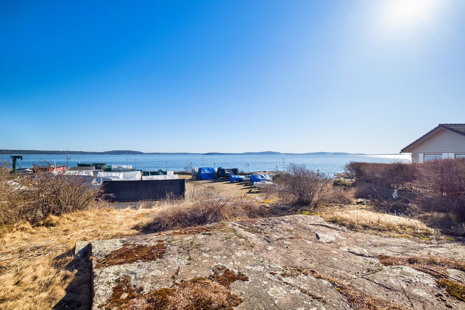 Utsikt fra tomten Galleribilde