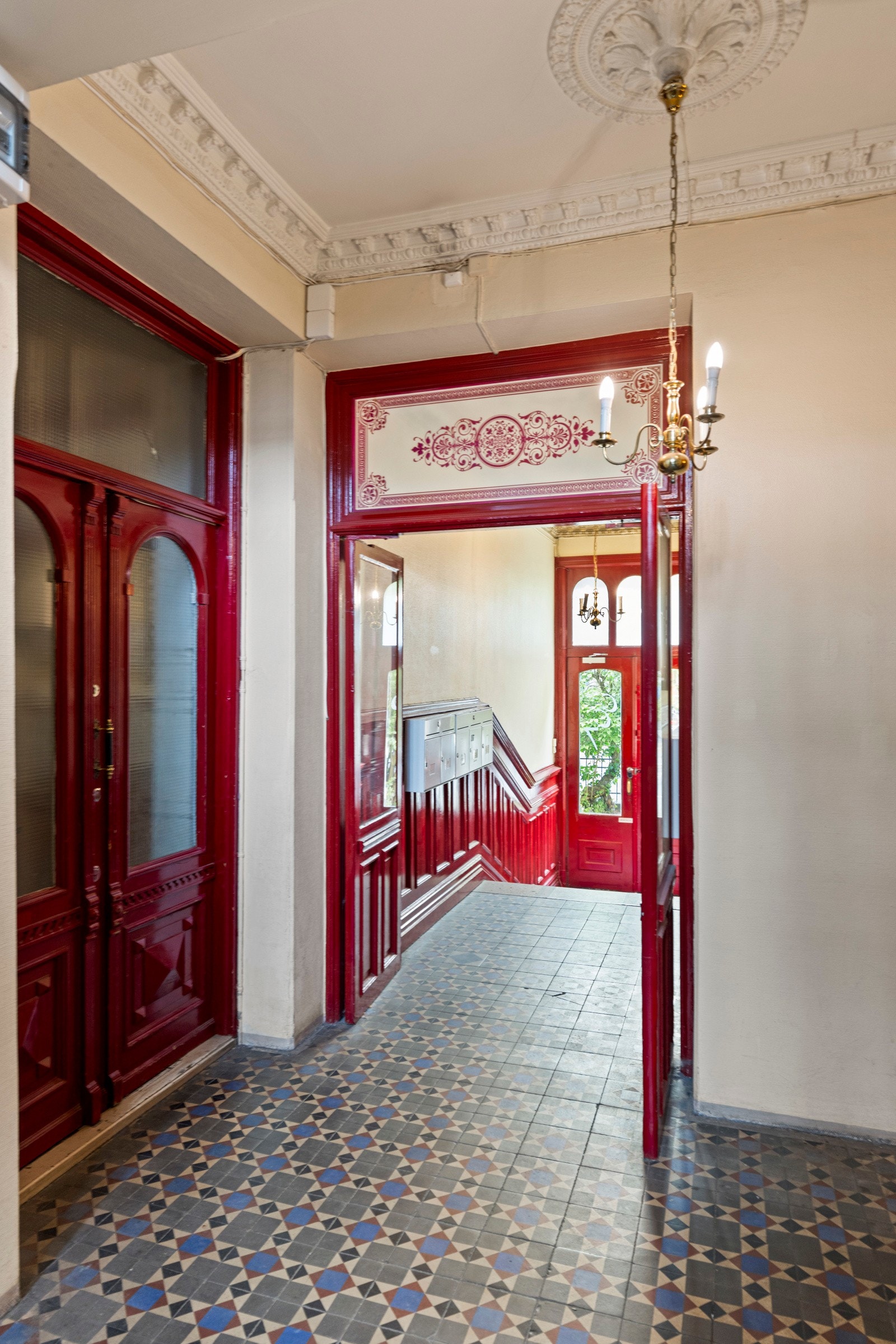 Oppgang. Galleribilde