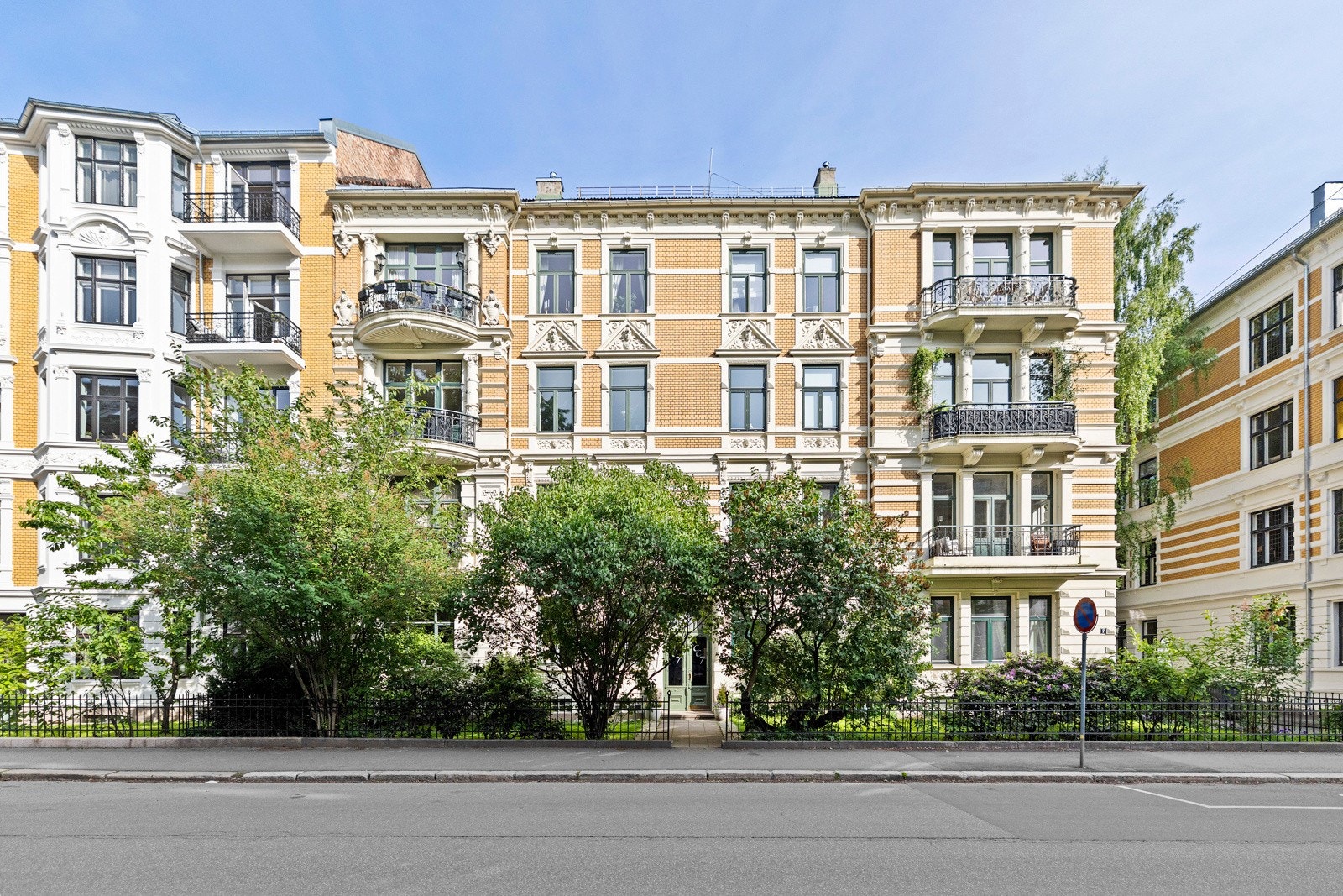 Dette er en særdeles populært boligområde på Frogner, med kort vei til Slottet, Nasjonalteateret, Aker Brygge og Majorstuen. Galleribilde