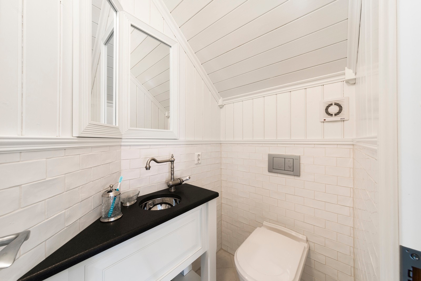 Praktisk toalettrom også her i 2.etasje. Galleribilde