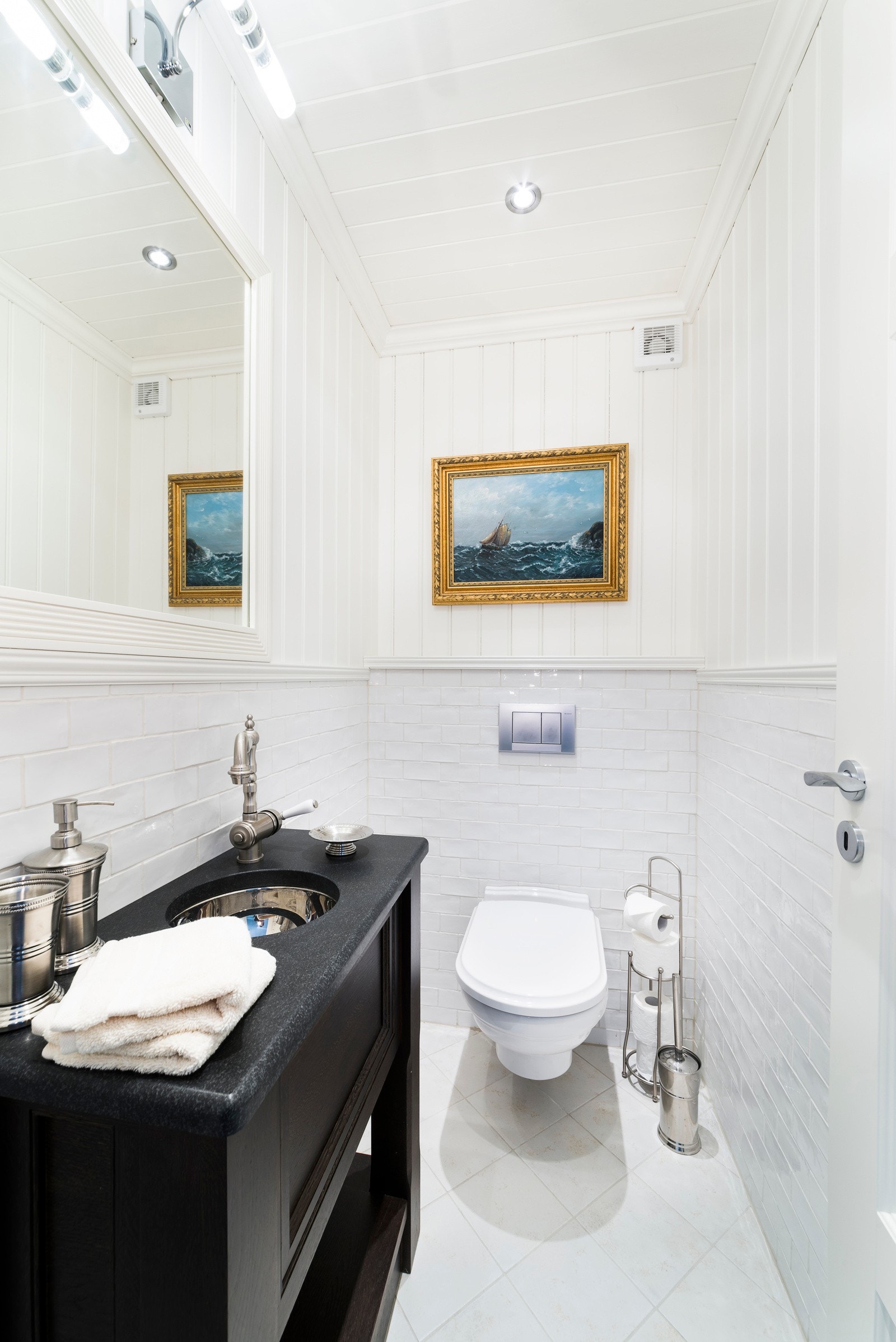 Praktisk separat toalett i 1.etasje. Galleribilde