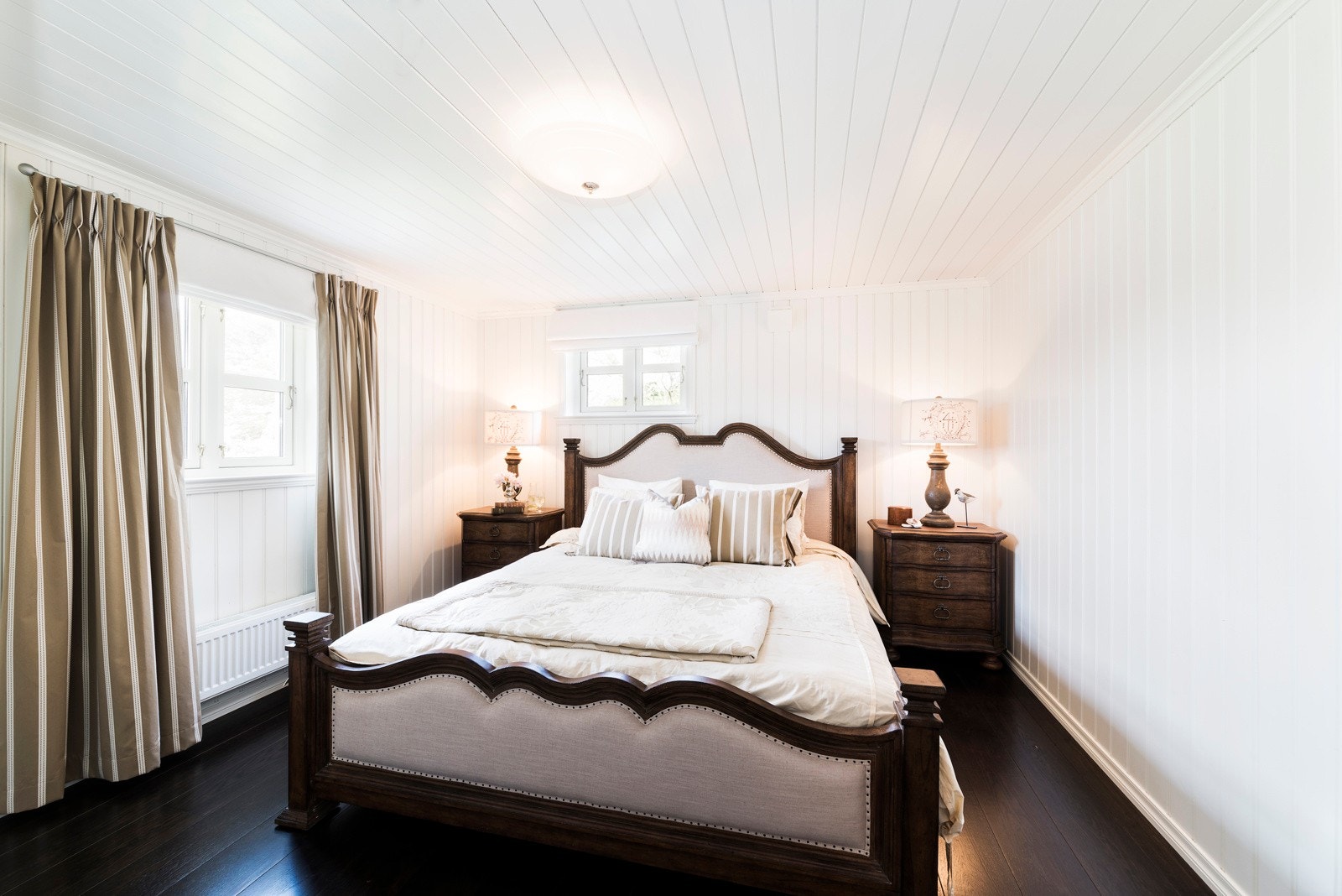 Soverom ll. Like delikat som resten av eiendommen. Galleribilde