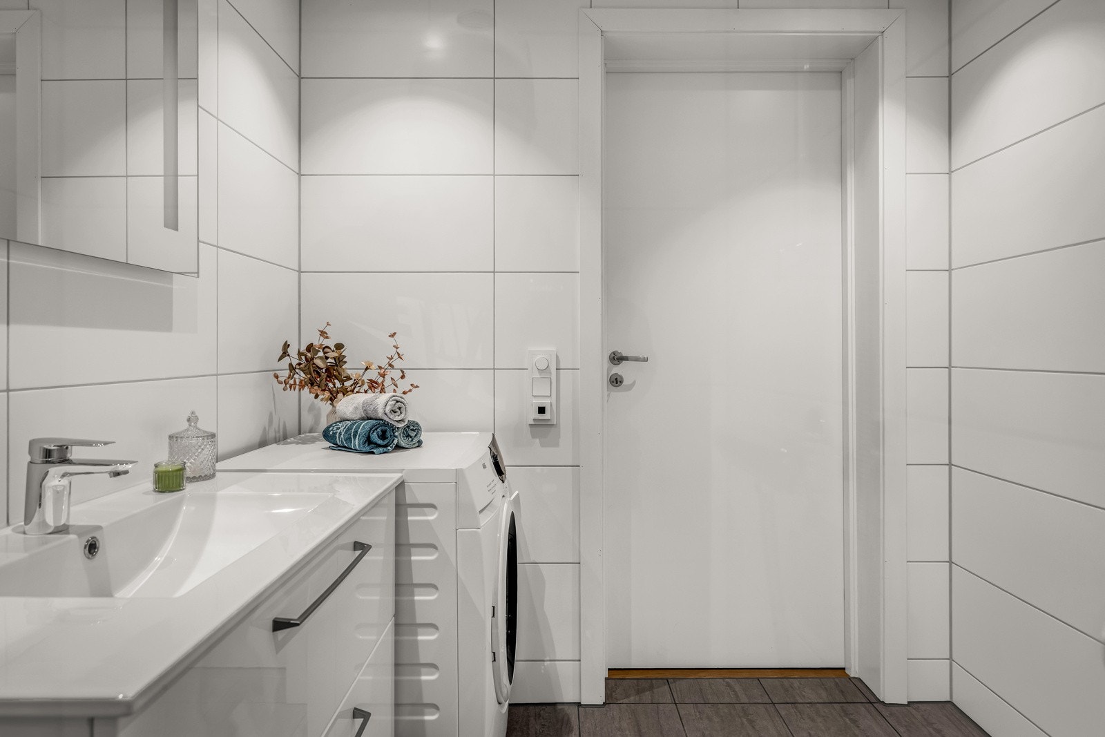 Leiligheten har balansert ventilasjon med varmegjenvinning som skaper et godt inneklima. Galleribilde