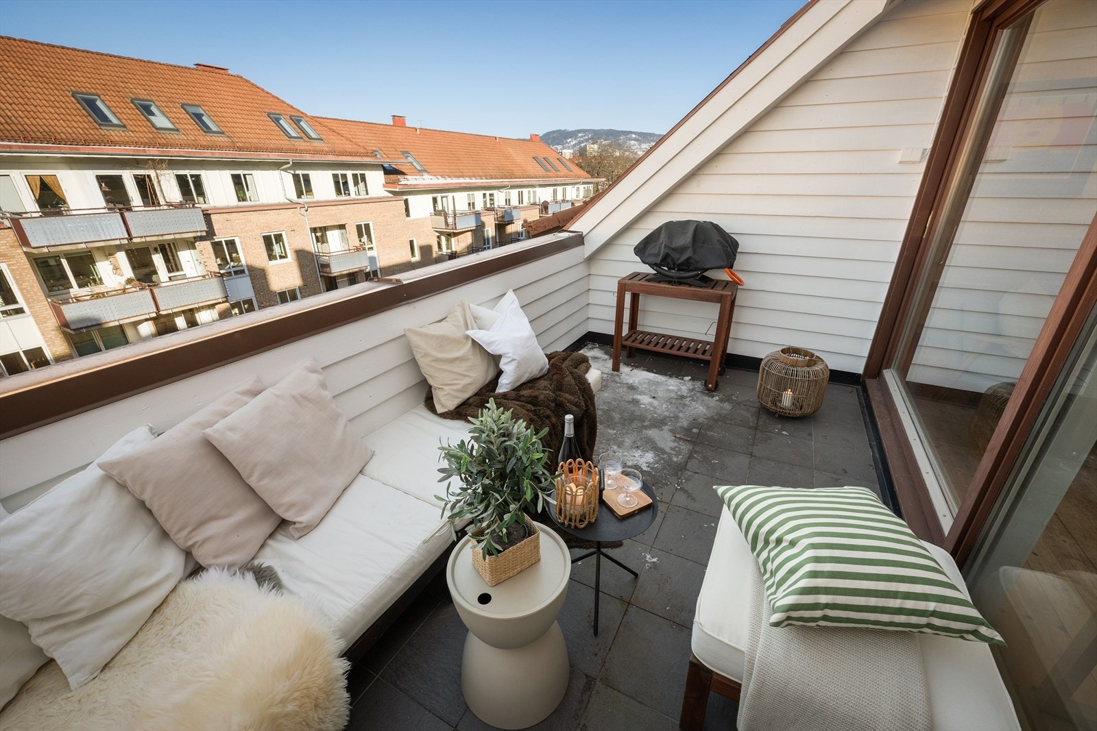 Takterrasse på ca. 9 kvm med nytt blikk fra 2014. Galleribilde