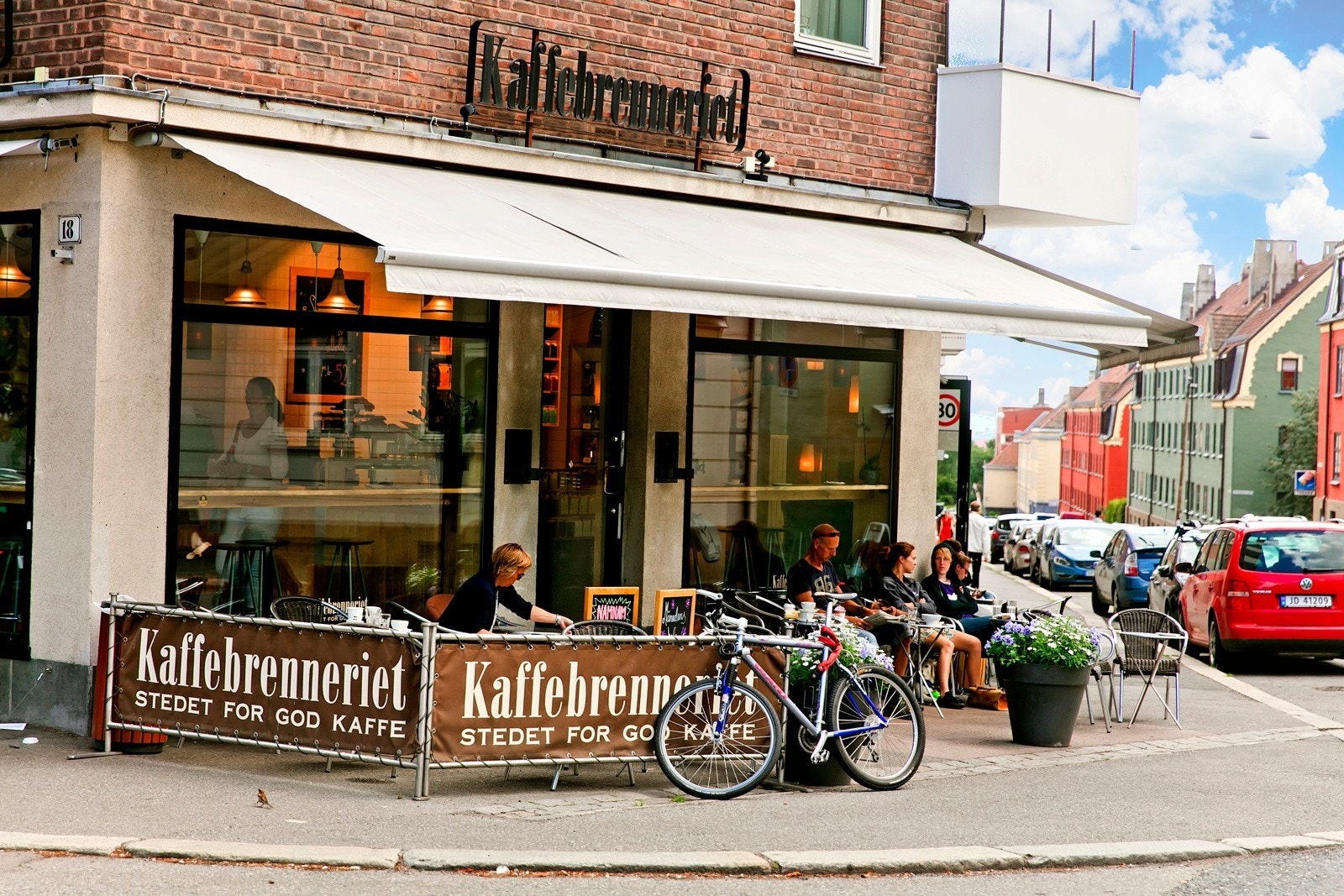 Populære Kaffebrenneriet ligger i en paralellgate. Galleribilde