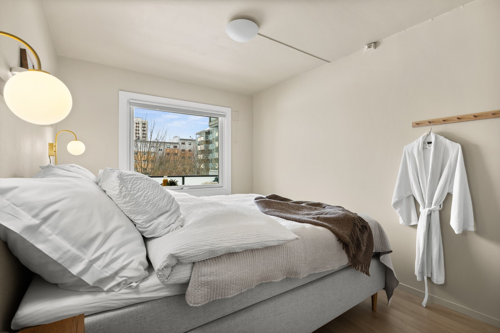 Et rolig og dust fargevalg som legger til rette for en god nattesøvn. Galleribilde