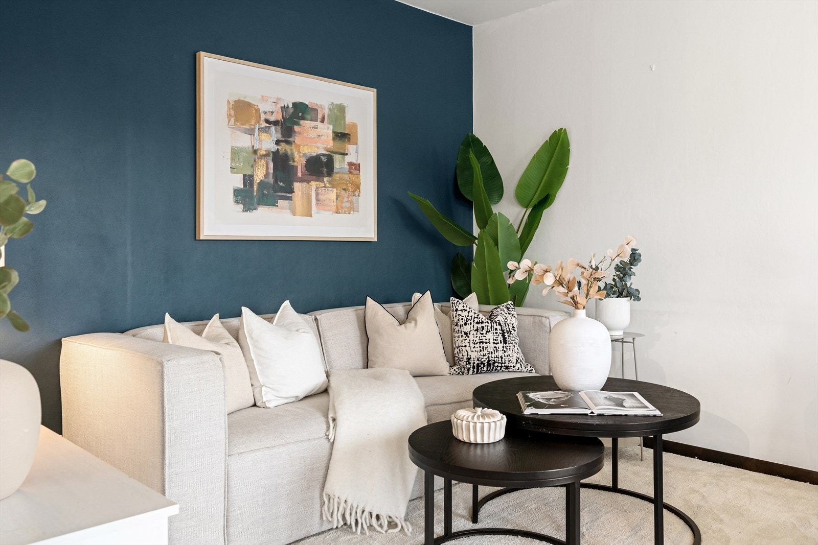 Varmtvann, kabel-TV og internett er inkludert i felleskostnadene. Galleribilde