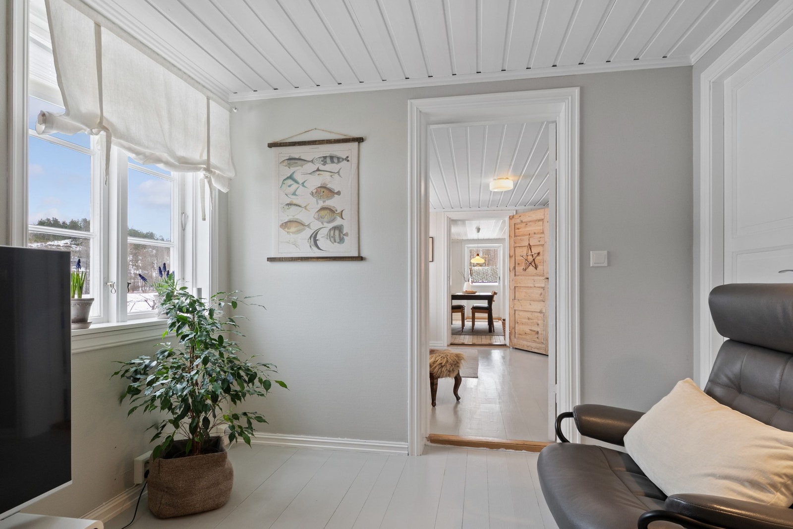 Soverommet i 1. etasje brukes som en ekstra stue i dag. Galleribilde