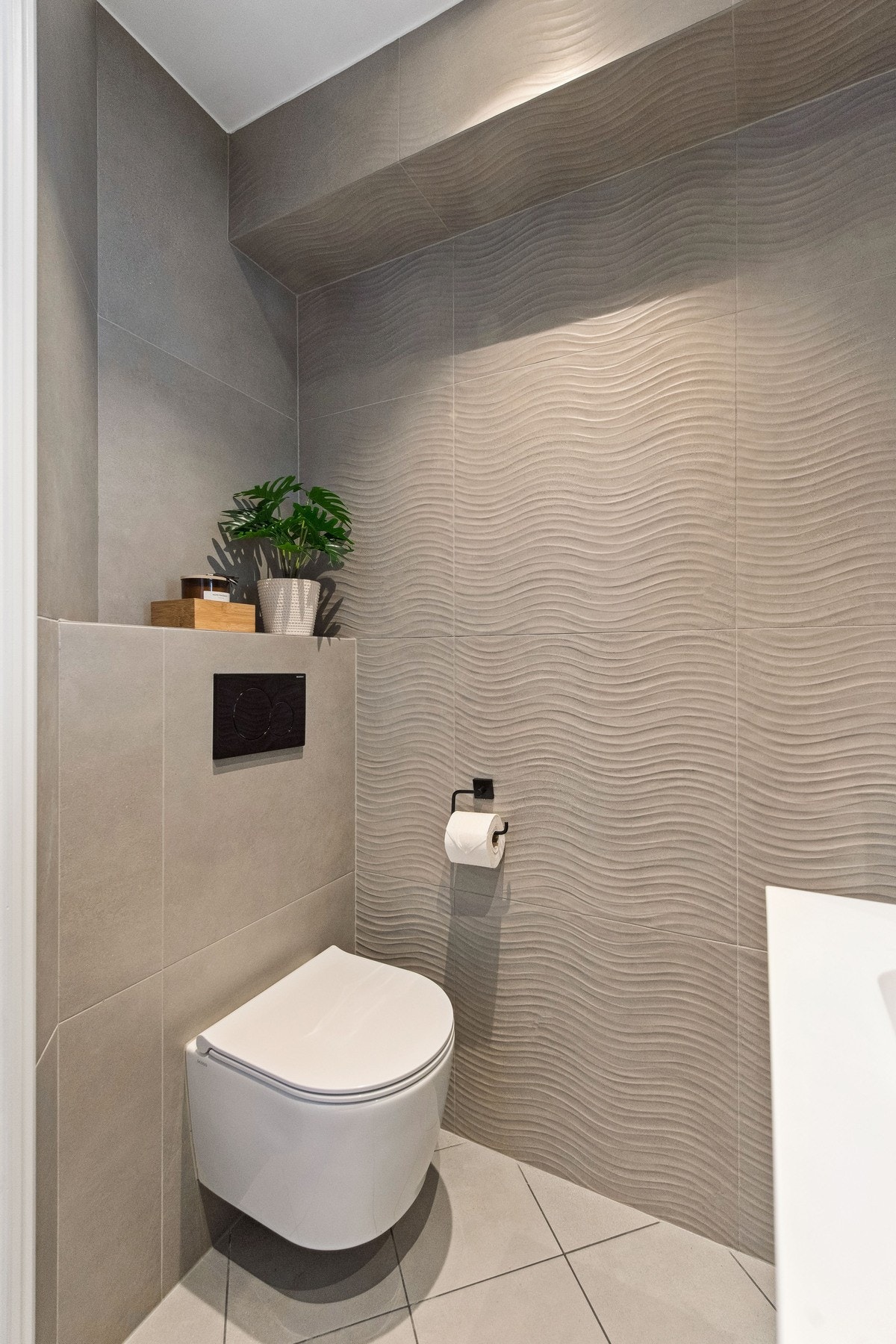 I 1. etasje er det også lekkert gjestetoalett. Galleribilde