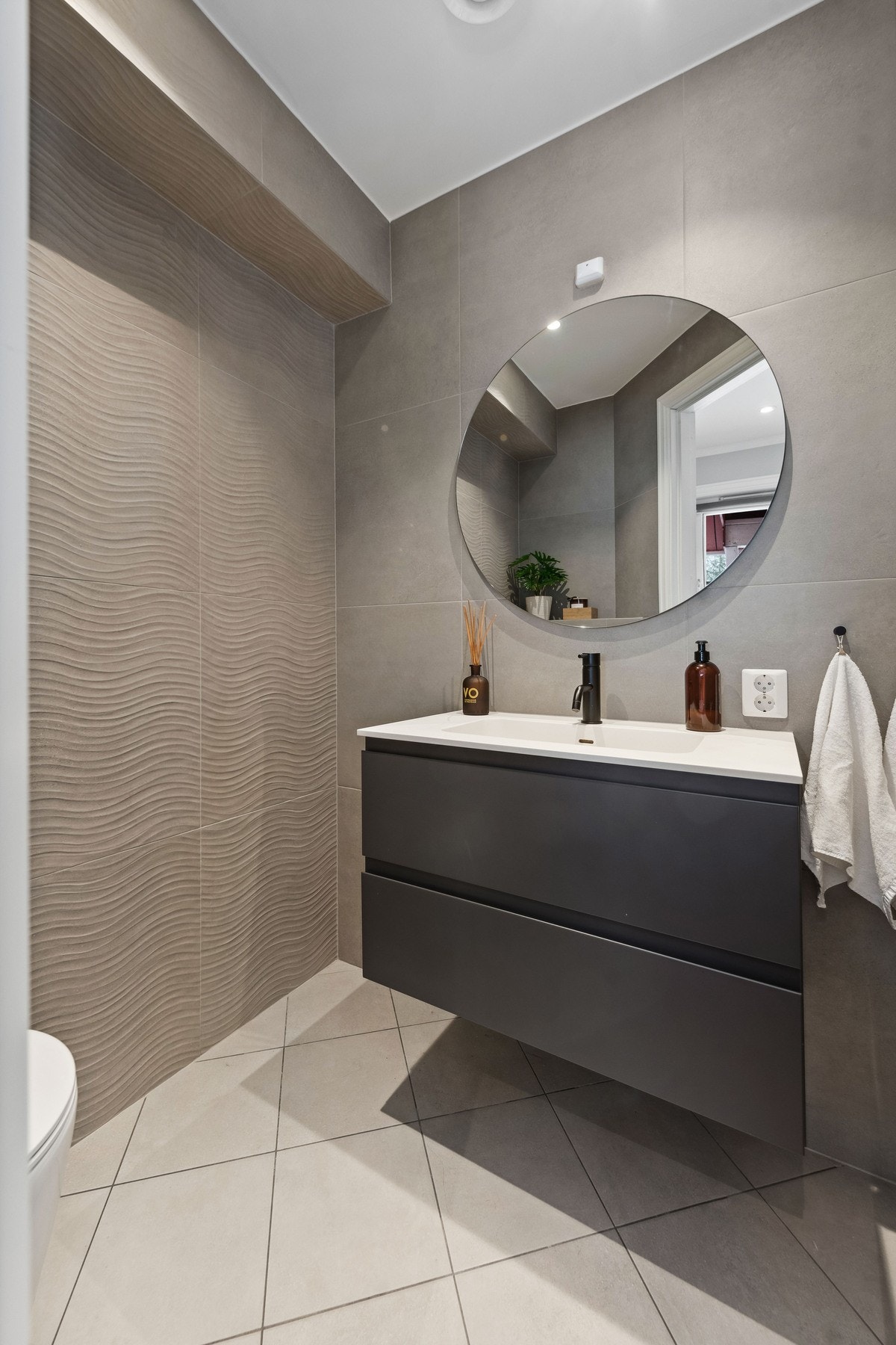 Rommet ble pusset opp i 2018 og fremstår som meget pent. Galleribilde