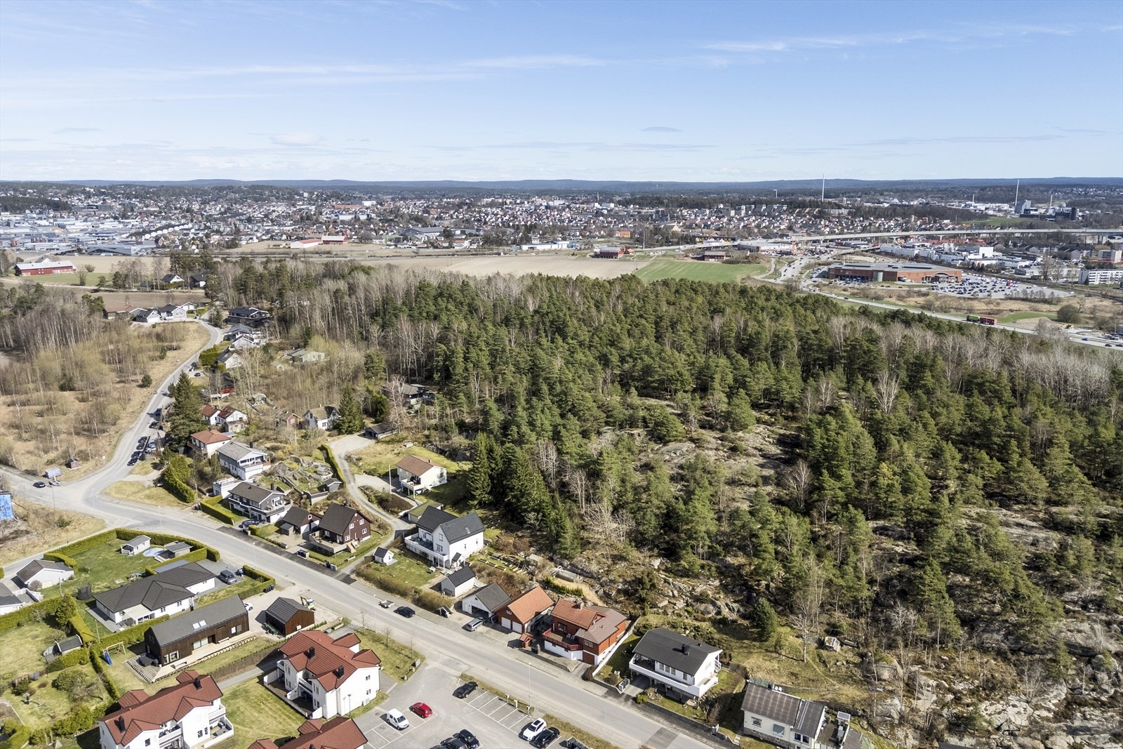 I bakgrunnen ser vi Sarpsborg sentrum Galleribilde