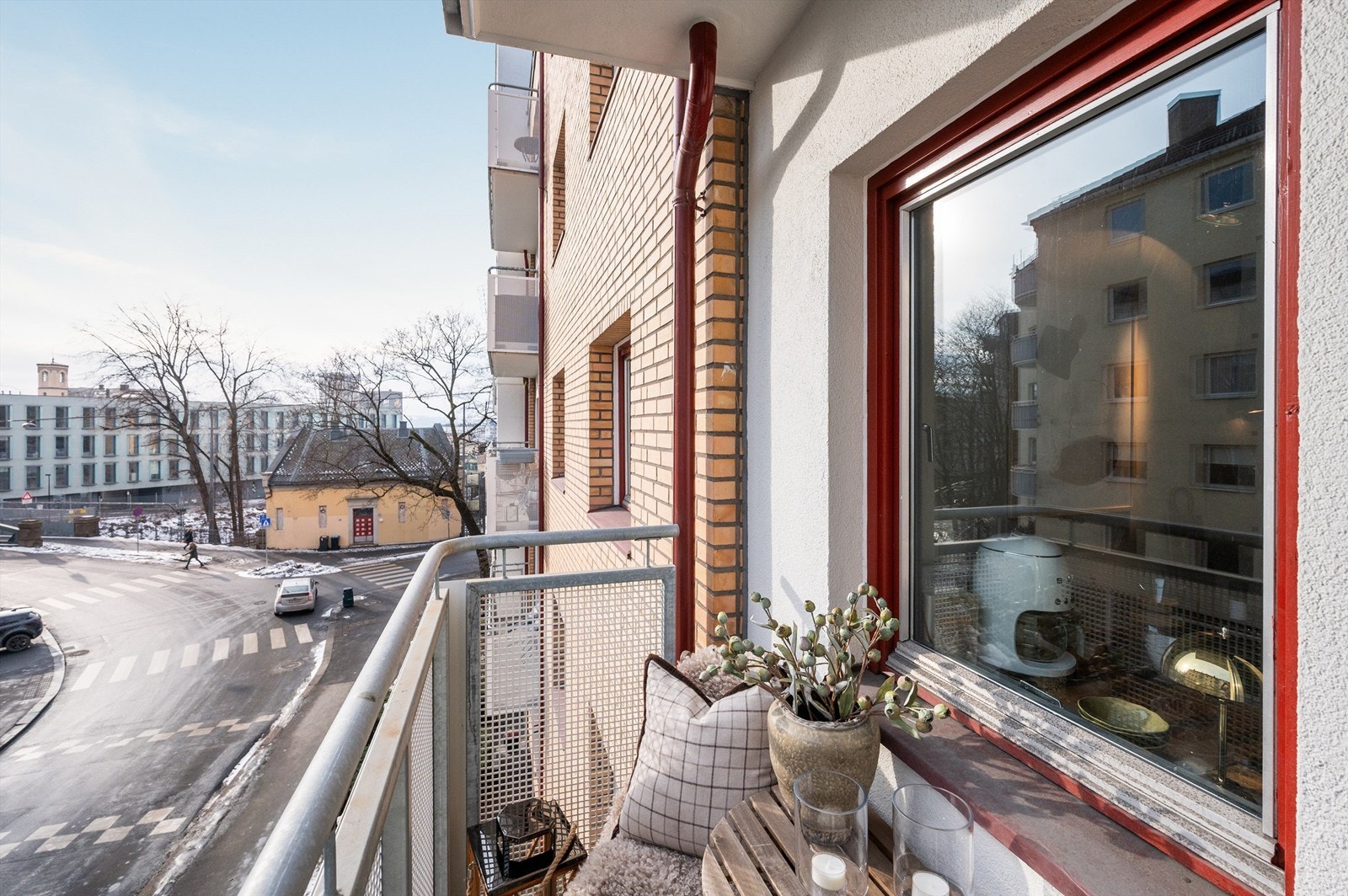 Beliggenheten er sentral, med gangavstand til Aker Brygge og det nye Sommerrokvartalet. Galleribilde