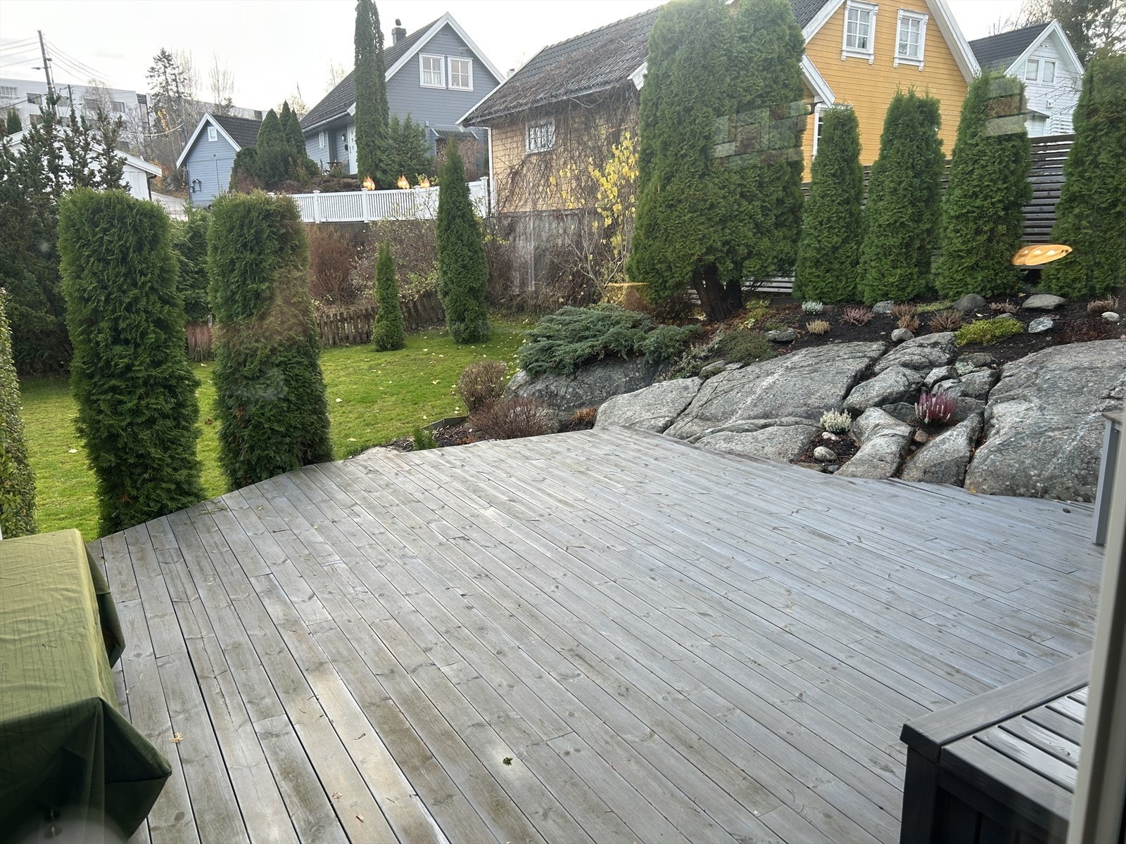 Om sommeren er det nydelig utsyn over de vakre, grønne omgivelsene. Galleribilde