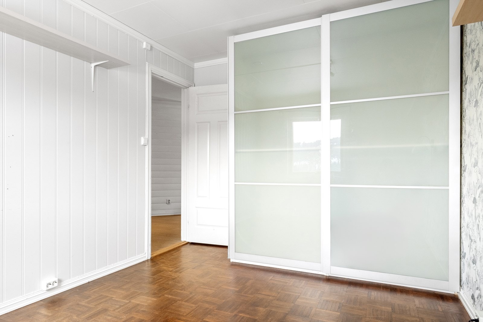 Hoveddelen har tre soverom, alle beliggende i 1. etasje. Galleribilde