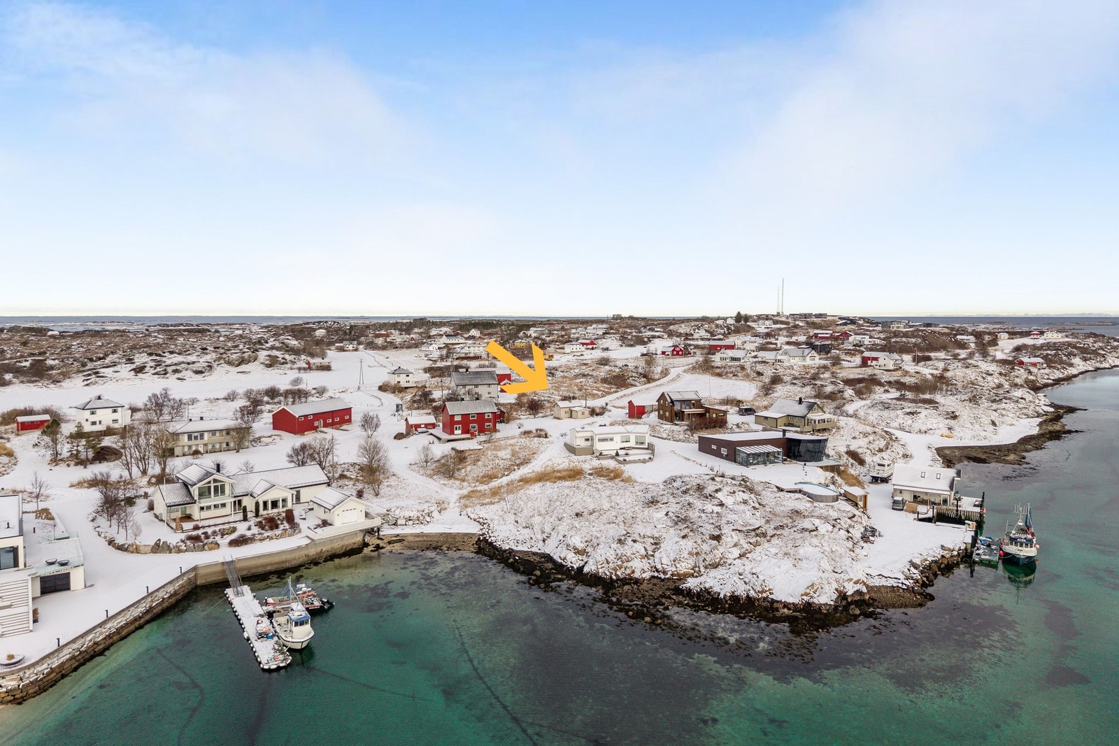 Eiendommen har en fin beliggenhet ikke langt fra sjøen på Uttian Galleribilde