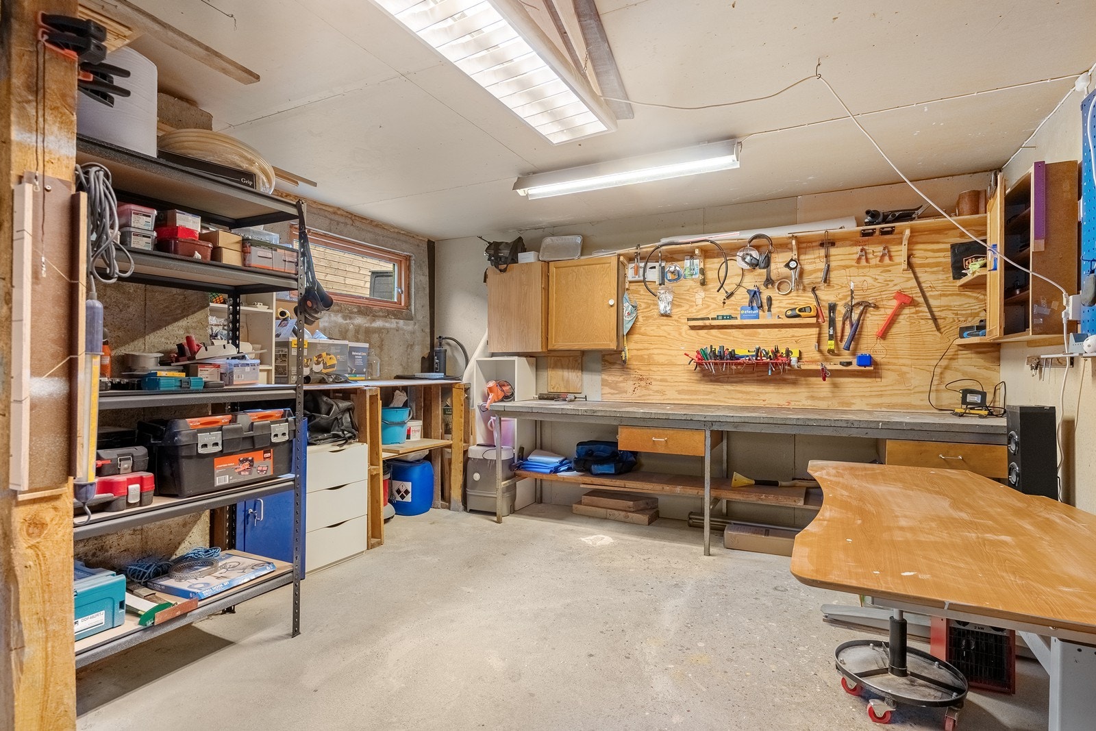 Verksted/hobbyrom i kjeller. Galleribilde